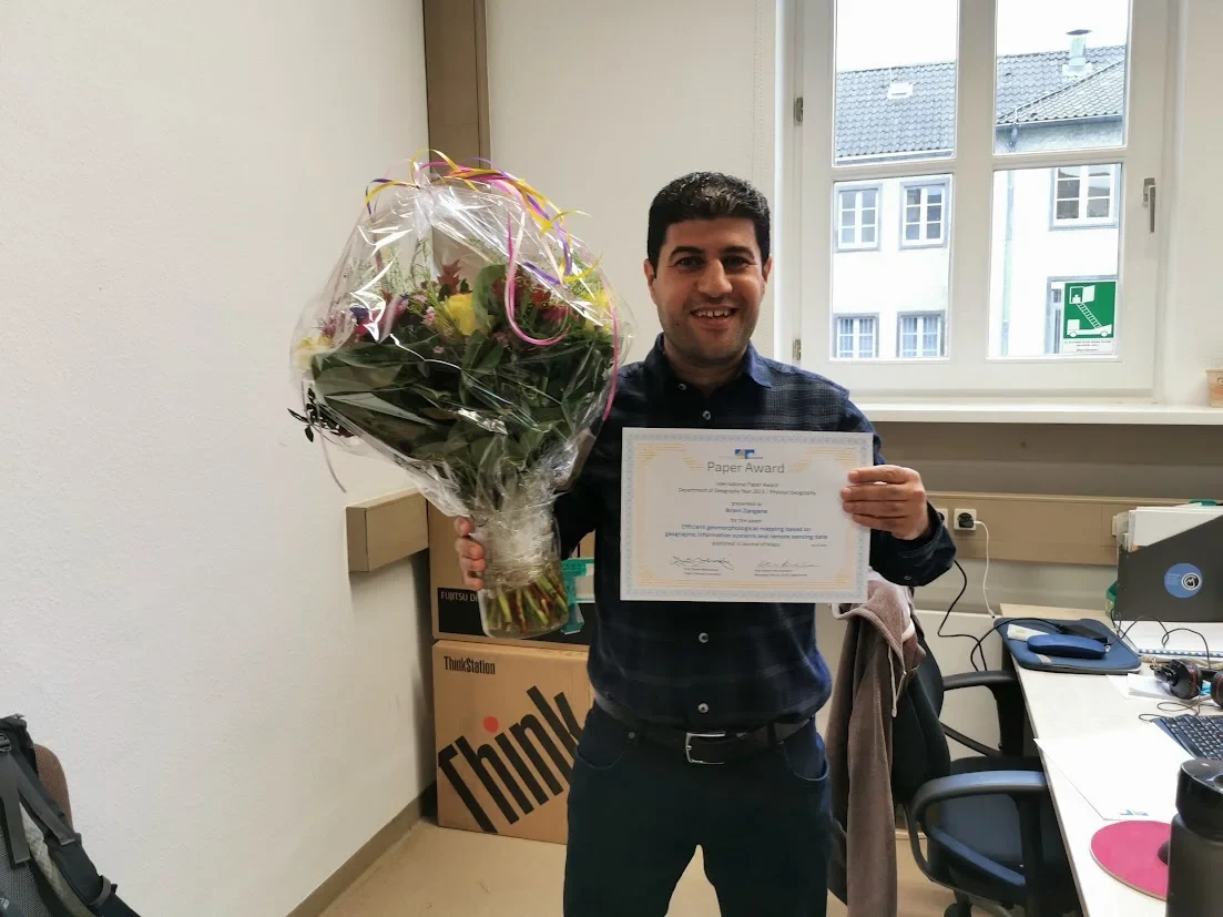 Awardee of the GIUB International Paper Award
